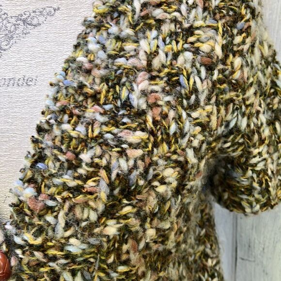 Hand knit by Dollie at ANTHROPOLOGIE green short sleeve cardigan. Size M - Picture 2 of 7